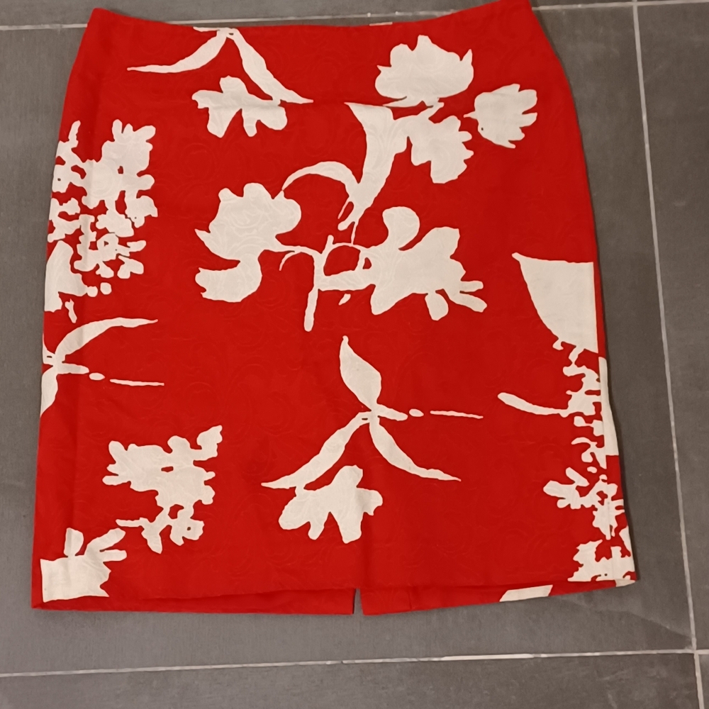 Talbots - Red and White Floral Skirt 10p